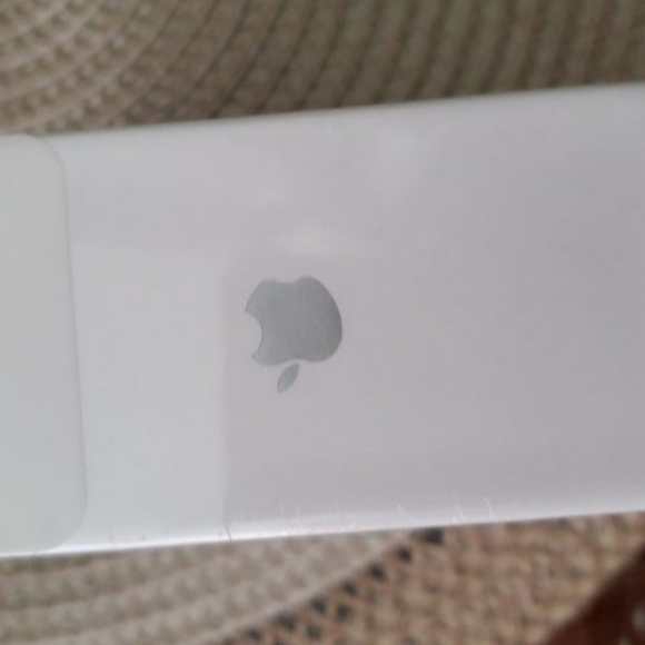 Airpod Pros - Picture 3 of 4